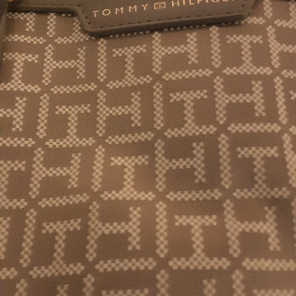Tommy Hilfiger purse tote